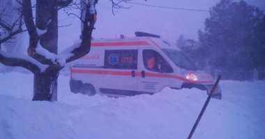Stire din Sănătate : Două gravide aduse cu ambulanța la spital