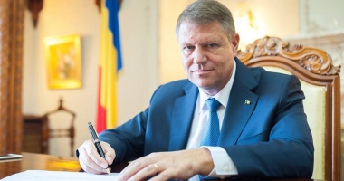 Stire din Politică-Administrație : Președintele Iohannis a promulgat legea care scutește pensionarii de la plata CASS