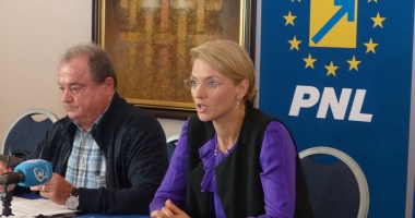 Stire din Politică-Administrație : Alegeri locale. "PNL a obținut cel mai bun scor al lui din 1990"