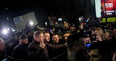 Stire din Politică-Administrație : Iohannis către guvernanți: Jos mâinile de pe DNA!