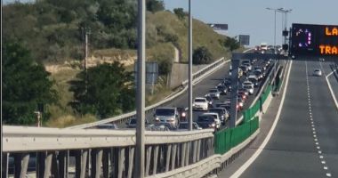 Se circulă BARĂ la BARĂ pe Autostrada A2!