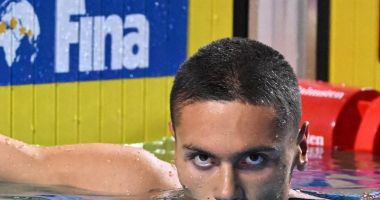 Stire din Sport : Preşedintele Iohannis îl decorează pe David Popovici cu Ordinul Naţional "Steaua României"