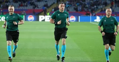 Stire din Sport : FIFA a validat lista arbitrilor români pentru competițiile internaționale din 2026