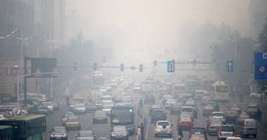 E COD ROȘU! Uzine închise și restricții de trafic