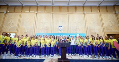 Stire din Sport : Scandal în sportul românesc pe banii olimpicilor de la Paris. Contabilul șef a primit mai mulți bani decât David Popovici