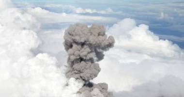 Stire din Actualitate : Japonia: Nivel de alertă ridicat pentru vulcanul Tokachi, cu risc de erupție