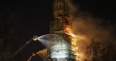 Stire din Actualitate : INCENDIU PUTERNIC la o mănăstirire din secolul al XVI-lea, din Moscova