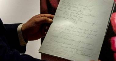 Stire din Actualitate : Sumă uriașă pentru manuscrisul original al piesei "American Pie"