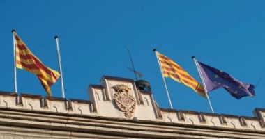 Stire din Actualitate : Catalonia: În unele orașe din regiune a fost dat jos steagul Spaniei