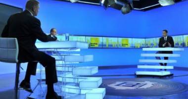 Stire din Politică-Administrație : Replici acide între Ponta și Iohannis pe tema atacurilor la familii