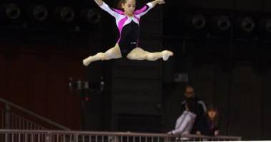 Stire din Sport : Gimnastică artistică: Andreea Munteanu, clasată pe primul loc la bârnă
