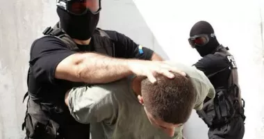 Minor de 16 ani, amendat cu 1.500 de lei după un scandal în stațiunea Mamaia. A fost imobilizat de polițiști