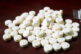 Peste 10.000 de pastile de ecstasy, găsite la traficanți olandezi și români