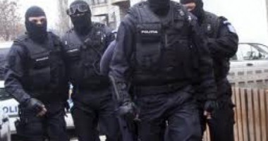 Razie după hackeri: descinderi în patru județe și în Capitală