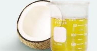 Stire din Diverse : Cariile dentare, prevenite cu ulei de cocos
