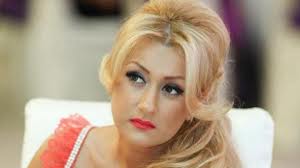 Stire din Monden : Raluca de la Bambi, singură și neconsolată