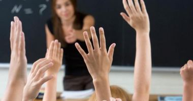 Stire din Social : Salariile profesorilor, majorate de la 1 ianuarie 2020. Anunțul lui Orban