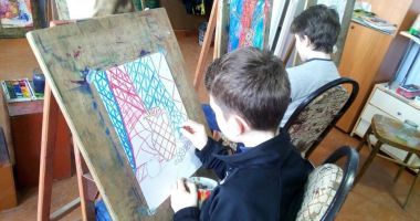 Stire din Cultură-Educație : Lăsaţi imaginaţia copiilor să călătorească într-o lume veselă şi colorată!