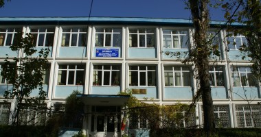 Stire din Cultură-Educație : Dialog între generații la Școala "Remus Opreanu"