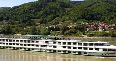 Stire din Economie : În premieră, în Portul Constanța. 148 turiști străini, la bordul navei de pasageri L’Europe