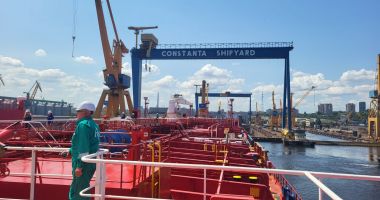 FOTO. Elevi din toată țara au vizitat Șantierul Naval Constanța și au învăţat cum se lucrează pe o navă - 15