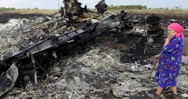Stire din Actualitate : IMAGINI ȘOCANTE / Avion Malaysia Airlines doborât. Cea mai nouă înregistrare, făcută publică