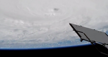 Stire din Actualitate : VIDEO. Cum arată uraganul Matthew din spațiu. Imaginile de la NASA te vor îngrozi