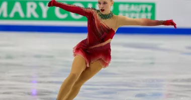 Stire din Sport : Niina Petrokina a cucerit al doilea titlu european la patinaj artistic