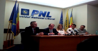 Stire din Politică-Administrație : Legea privind incompatibilitățile ar putea fi modificată