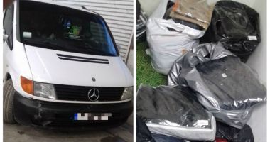 Îmbrăcăminte contrafăcută, depistată  la Vama Negru Vodă