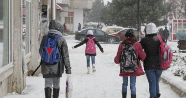 Vremea rea închide luni școlile din Constanța