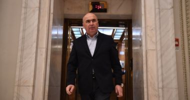 Stire din Actualitate : Bolojan anunță concursuri pentru subalterni: Sunt convins că aceste concursuri vor fi făcute corect