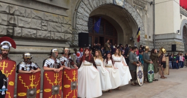 Galerie foto. Elevii din Constanța serbează Ziua Europei - 5