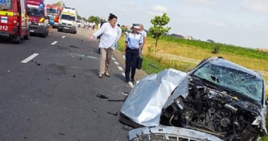 Stire din Eveniment : ACCIDENT RUTIER CUMPLIT /  Fetiță de trei ani în comă de gradul 4, tatăl mort, mama în stare critică