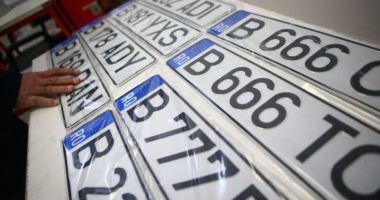 Stire din Eveniment : Românii ar putea înmatricula mașinile mai ușor. Proiectul de lege a trecut de Senat