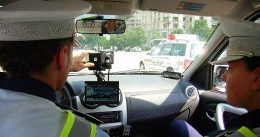 Stire din Eveniment : Aproape 500 de permise de conducere reținute de polițiști într-o singură zi!