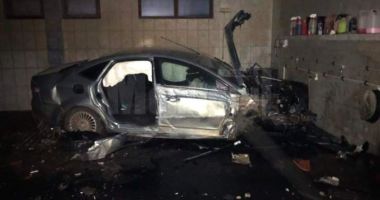 Un tânăr a mers cu mașina la spălătorie și a descoperit prea târziu că era închis
