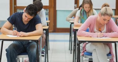 Stire din Cultură-Educație : Ministerul Educației: "Între 29 mai și 7 iunie e programată înscrierea la prima sesiune de Bacalaureat"