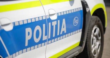 Stire din Eveniment : Scene șocante într-un centru familial. Polițist filmat în timp ce lovește și amenință cu moartea mai multe minore