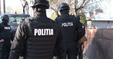 Scandal de proporții la Cuza Vodă. Intervin echipaje de poliție și luptători SAS