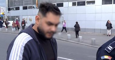 Stire din Eveniment : Șoferul care a spulberat o mamă și pe fetița ei, pe trecerea de pietoni, a fost reținut. „Venea cu viteză”