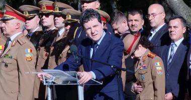 Stire din Actualitate : Nicuşor Dan, de Ziua Armatei: "trebuie să te pregătești ca să descurajezi războiul"