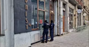 Stire din Eveniment : Patronul și bodyguardul de la The Buddhist, reținuți