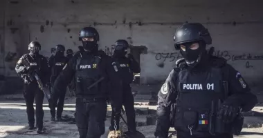 Stire din Eveniment : Descinderi de amploare în Dâmbovița și Ilfov. Rețea de proxenetism, șantaj și camătă vizată de anchetatori