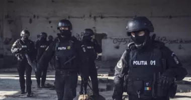 Stire din Eveniment : Rețea de droguri destructurată. Tânăr de 28 de ani, arestat pentru vânzări de canabis