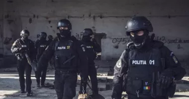 DIICOT a descins la suspecți care vindeau autoturisme de lux furate și „clonate”