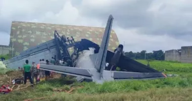 Avion militar indian prăbușit la aterizare. Cinci morți la baza Jorhat