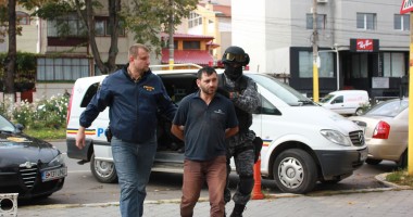 Hoț din locuințe FUGAR prins cu FOCURI DE ARMĂ