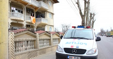 Stire din Eveniment : UPDATE. DESCINDERI LA CONSTANȚA. Vizat, un grup specializat în furturi de mașini de lux / Galerie foto