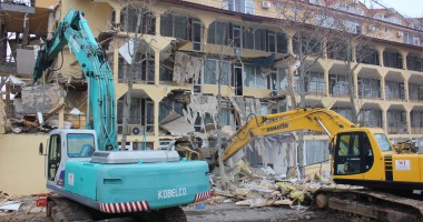 Scandal în Mamaia / Imagini de la demolarea hotelului Histria - 2